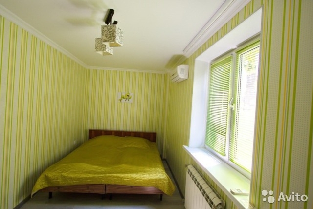 Двухкомнатная квартира расположенная в самом центре города Ялта. Квартира с домашним уютом, чистая, солнечная,... - 4