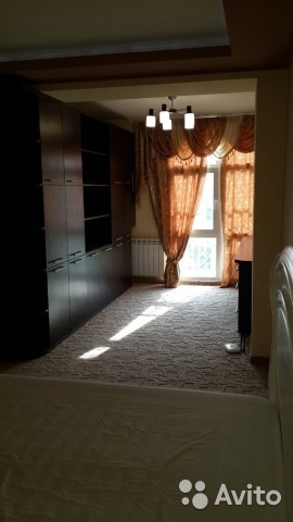 Аренда / 2-комнатные, СИМФЕРОПОЛЬ, Пер.Совхозный, 40 000 р. Срочно.2 ка студия пер.Совхозный. 6 эт. Еврик.кондер.джакузи. гардеробная. Хорошая транспортная развязка.Агенство - 1