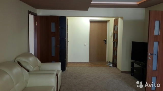 Аренда / 2-комнатные, СИМФЕРОПОЛЬ, Пер.Совхозный, 40 000 р. Срочно.2 ка студия пер.Совхозный. 6 эт. Еврик.кондер.джакузи. гардеробная. Хорошая транспортная развязка.Агенство - 2