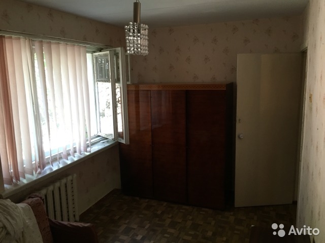 Продажа / 3-комнатные, ЕВПАТОРИЯ, 2 700 000 р. Срочно продам 3х комн. Квартиру в р-н колхозного рынка, сост. обычное, Б/З. Больше информации по телефону! - 8