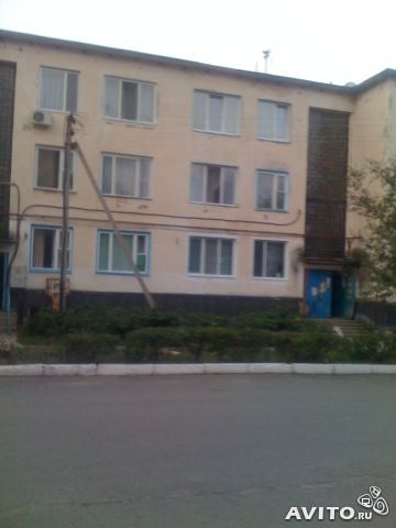 Квартира расположена в самом центре поселка городского типа( 3-х и 4-х этажные дома).Через 5-20 м от квартиры... - 2