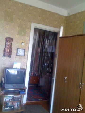 Квартира расположена в самом центре поселка городского типа( 3-х и 4-х этажные дома).Через 5-20 м от квартиры... - 4