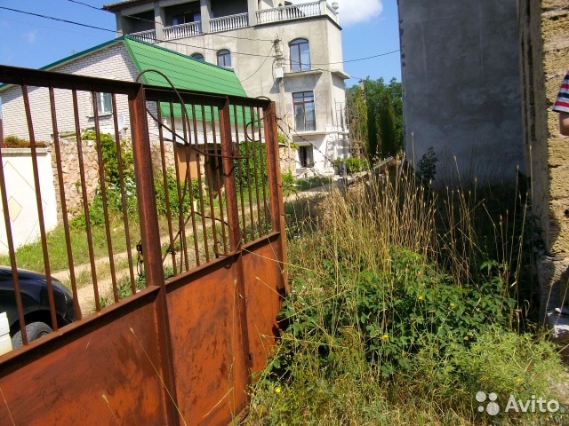 Продаётся на фиоленте в 'Царском Селе' на второй линии от моря  дача с двух этажным  недостроем. Со второго этажа вид... - 5