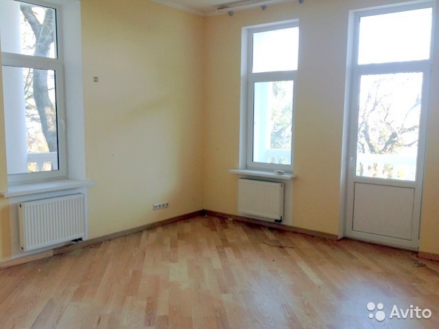 Шикарный особняк в Ореанде. Общая площадь — 1220 м кв + строение бассейна — 102 м кв = 1322 м кв. Площадь земельного... - 8
