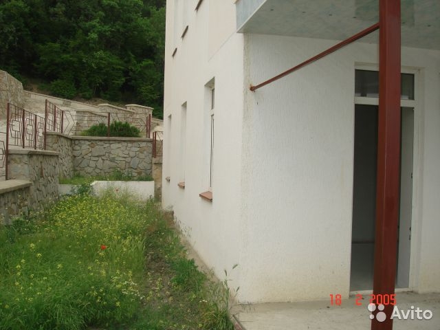 Продам 3 эт. дом с панорамным видом в Гурзуфе,ул.Красная,250м.кв.,3 сотки земли с гос. актом,все коммуникации,супер... - 3