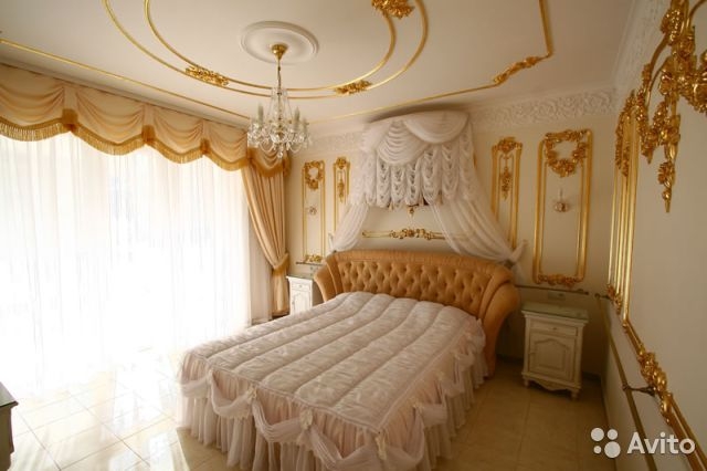 Продажа / Дома, АЛУШТА, 30 000 000 р. Белоснежное, трехэтажное здание гостиницы построено в дворцовом стиле и прекрасно смотрится в окружении зелени и... - 16