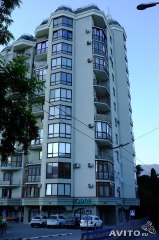 Продажа / 2-комнатные, ЯЛТА, Красноармейская дом 11, 13 500 000 р. Срочно! Квартира с прекрасным видом на горы и водопад,рядом находится стадион и детская поликлиника,дом со своей...