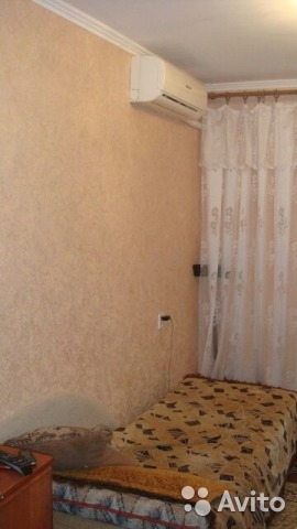 Продаю отличную квартиру в самом лучшем доме в пгт. Мирный.  1 этаж, просторная и уютная квартира. Балкон, лоджия.... - 1