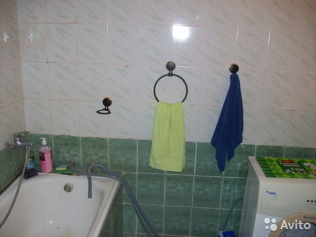 Продам 2-х; 1 этаж 2-х этажного дома.40 км.от Симферополя.Белогорск ул.Луначарского 52 А кв.7(центр).Комнаты,сан.узел... - 2