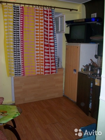 Продам 2-х; 1 этаж 2-х этажного дома.40 км.от Симферополя.Белогорск ул.Луначарского 52 А кв.7(центр).Комнаты,сан.узел... - 3