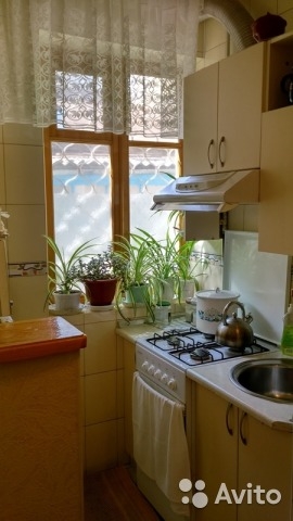 Продажа / 2-комнатные, ЯЛТА, ул. Кирова, 4 590 000 р. Продается 2-к.квартира в малоквартирном жилом доме, район улицы Боткинской, до моря 5 минут пешком. Отдельный вход,...