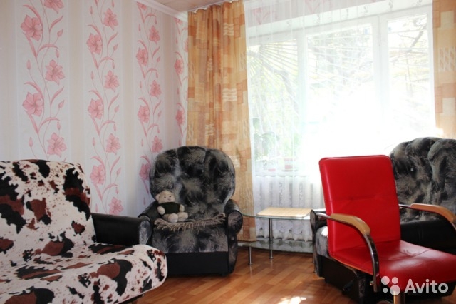 Продажа / 2-комнатные, ЯЛТА, 2 880 000 р. Продаётся двухкомнатная квартира в п. Гаспра ул. Школьная. Две раздельные комнаты, раздельно сан.узел. Возможность...