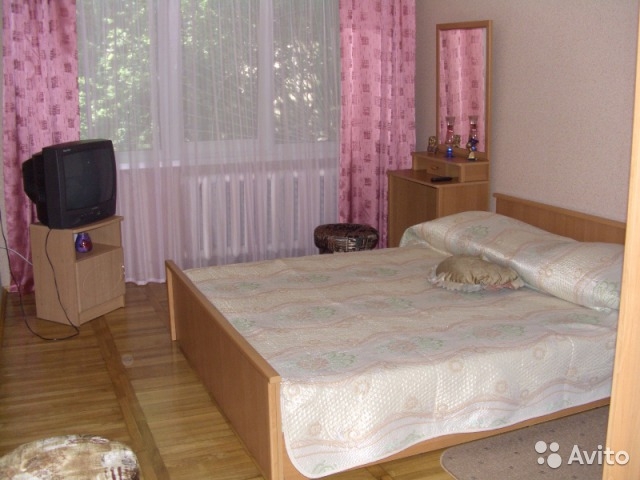 Продажа / 2-комнатные, ЯЛТА, ул. Манагарова, 6 500 000 р. Продается квартира в центре г. Ялты, район нарсуда. В квартире выполнен качественный ремонт, комнаты большие,... - 2
