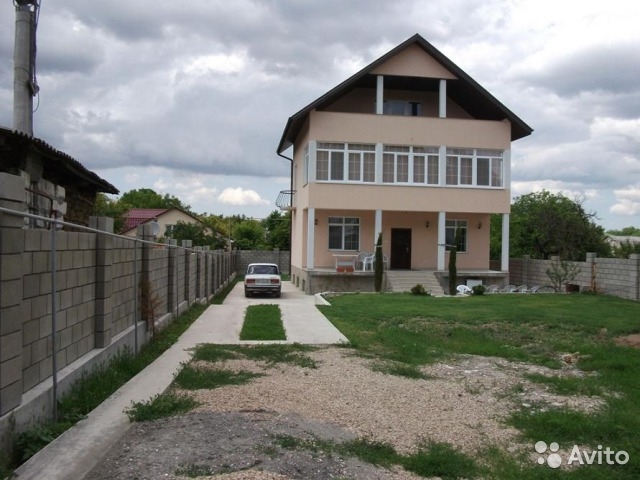 Продам новый  добротный дом в Симферополе. На ул. Севастопольской. 2010 г\п, участок 9,8 соток (госакт).  Дом общей...