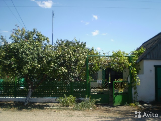 Продается половина дома в пригороде Севастополя, поселок Солнечный. В доме отдельный вход, 3 комнаты 18, 9, 9 м2,... - 2