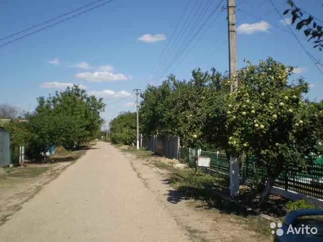 Продается половина дома в пригороде Севастополя, поселок Солнечный. В доме отдельный вход, 3 комнаты 18, 9, 9 м2,... - 17