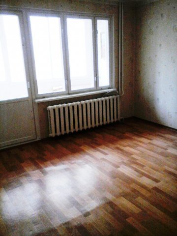 Продам в Севастополе двухкомнатную квартиру на Остряках, остановка Лебедя.    Квартира находится на втором этаже ....