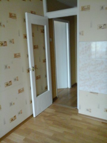 Продам в Севастополе двухкомнатную квартиру на Остряках, остановка Лебедя.    Квартира находится на втором этаже .... - 4