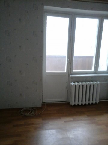 Продам в Севастополе двухкомнатную квартиру на Остряках, остановка Лебедя.    Квартира находится на втором этаже .... - 5
