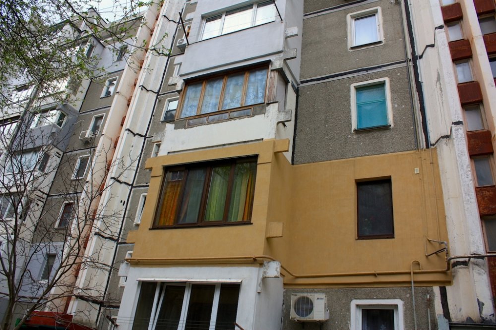 Двухкомнатная квартира на Тимерязева в Ялте расположилась на десятом микрорайоне, с развитой инфраструктурой, в трёх... - 1
