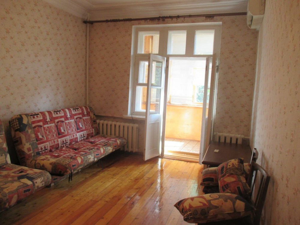Сдается 1-комнатная квартира пл.Лазарева (ул. Воронина)  Квартира в хорошем состоянии, светлая, для проживания есть...