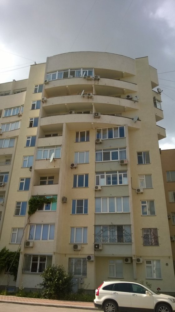 Аренда / 2-комнатные, ЕВПАТОРИЯ, 20 000 р. Светлая и уютная квартира, с хорошим ремонтом и балконом на седьмом этаже 9-ти этажного дома в престижном районе с... - 3