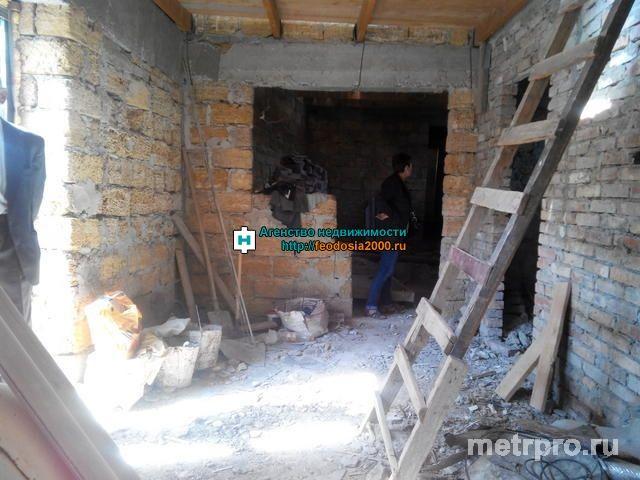 г. Феодосия, ул. Назарова. Продается недостроенный 2 этажный дом. На первом этаже 5 комнат, на втором 3. В доме уже... - 8