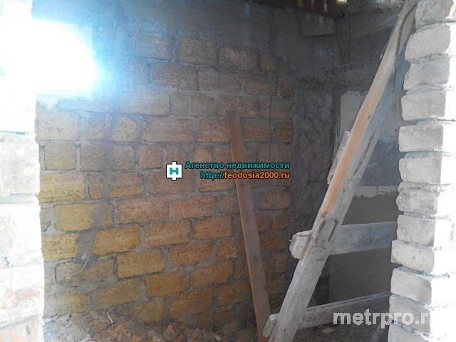 г. Феодосия, ул. Назарова. Продается недостроенный 2 этажный дом. На первом этаже 5 комнат, на втором 3. В доме уже... - 9