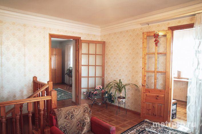 Срочно продается четырехэтажный дом в Бахчисарае, Крым .     Общая площадь - 364 м.кв. Участок 653 м.кв. Есть газ и... - 1