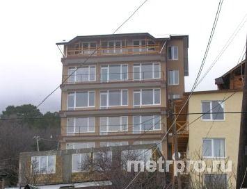 Продаём трехкомнатную видовую квартиру в Алупке на улице Щепкина. Новая квартира с ремонтом , общей площадью 85,7... - 3