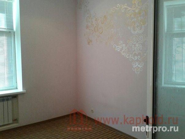 Продается 3-комнатная квартира, сталинка. 1 этаж 3-этажного дома. Общая площадь- 78 кв.м, жилая- 54 кв. м, кухня -7... - 2
