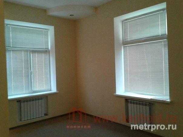 Продается 3-комнатная квартира, сталинка. 1 этаж 3-этажного дома. Общая площадь- 78 кв.м, жилая- 54 кв. м, кухня -7... - 4