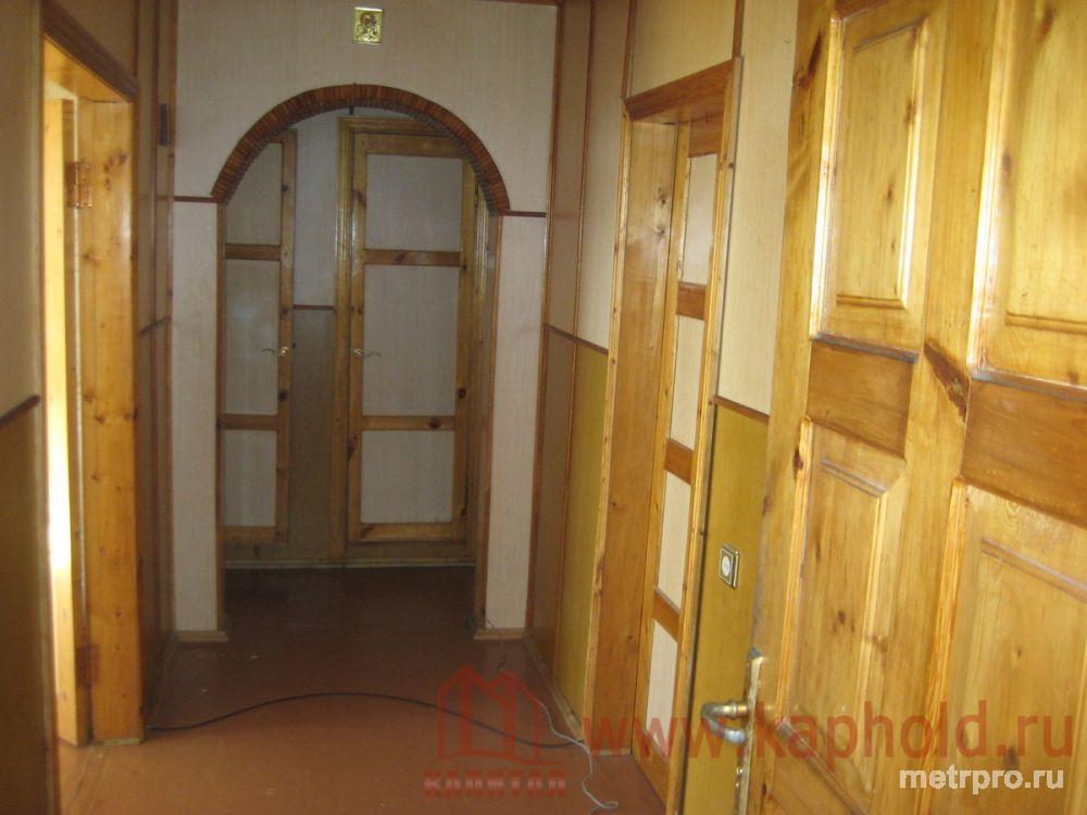 Продаётся 4-комнатная квартира на ул. Маршала Жукова. 6 этаж 9-этажного жома. Общая площадь — 81.3 м кв., жилая:...