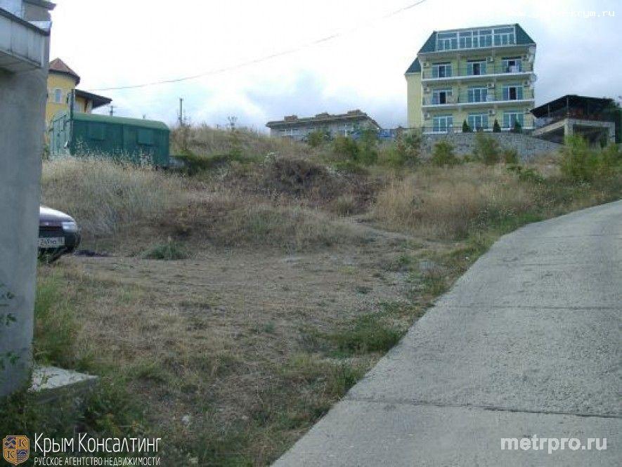 Срочно продается участок в Ялте с видом на море и горы. Тихое, отличное место между горными вершинами и морем.... - 2