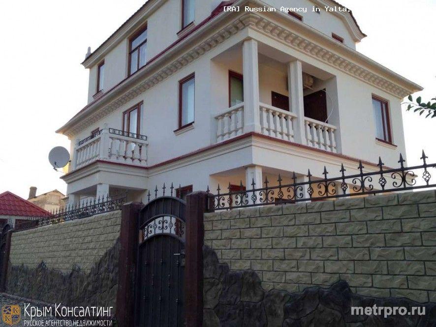 Предлагаем купить дом в Крыму, в известном городе Балаклава, под Севастополем. 3-этажный дом 250 м² (кирпич) на...