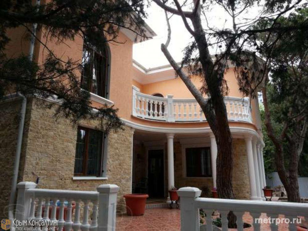 Продается красивый новый дом в парке на Южном берегу Крыма, г. Алупка. Дом построен в средиземноморском стиле по...