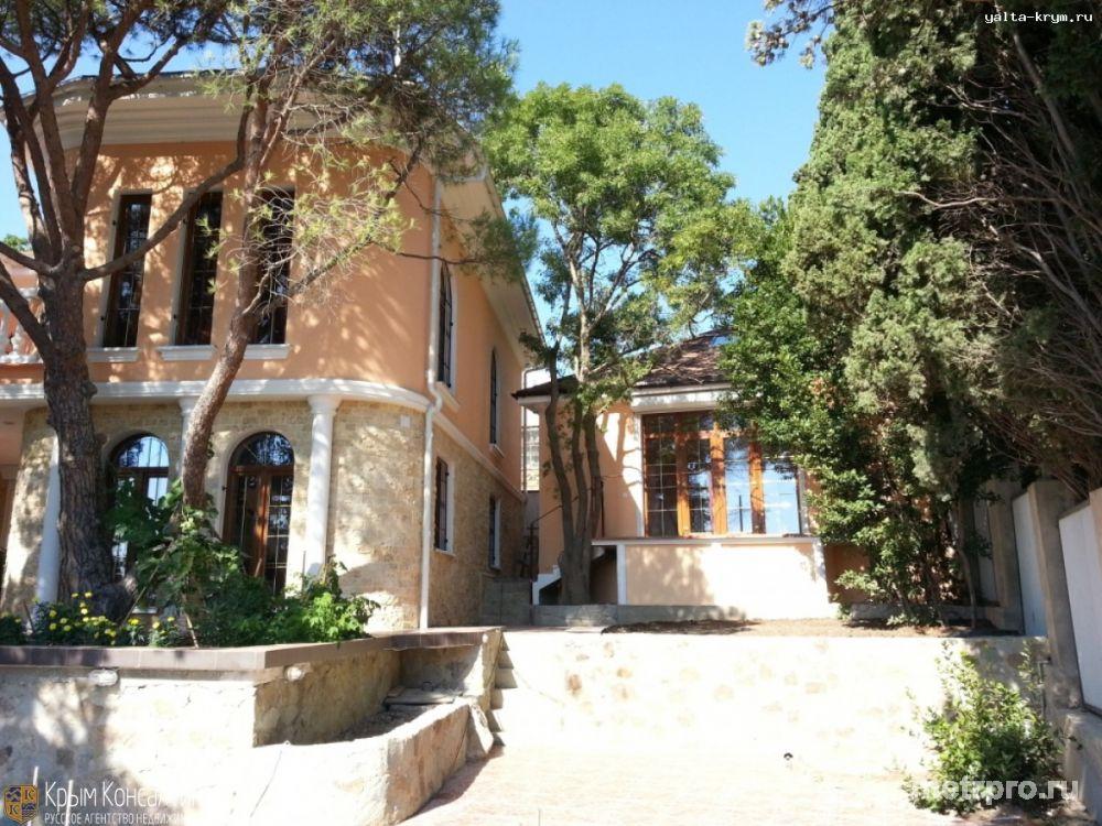 Продается красивый новый дом в парке на Южном берегу Крыма, г. Алупка. Дом построен в средиземноморском стиле по... - 16