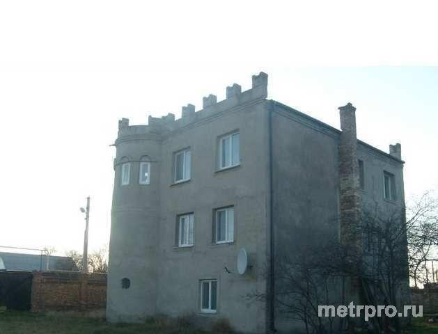 Продаётся 3-х этажный жилой дом в Феодосии - в Ближнем Боевом, со всеми коммуникациями, гараж, котельная, строения... - 4