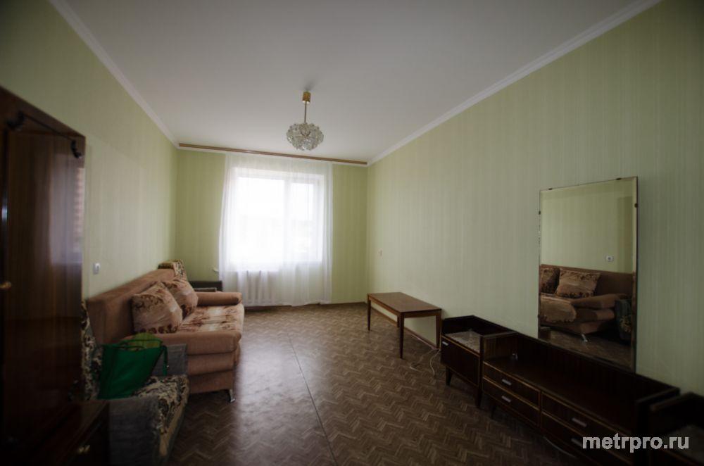 Сдаётся просторная однокомнатная квартира в спальном районе 'Пневматика'. Меблирована. Большой балкон с видом на лес.... - 2