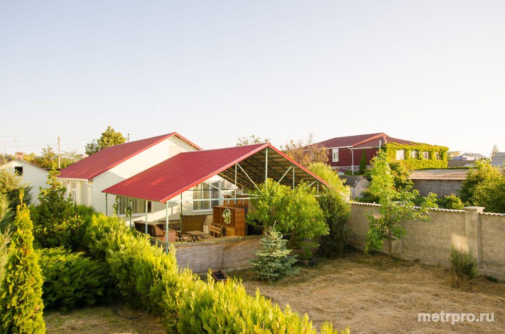 Гостевой дом  расположен в курортном поселке Николаевка, в южной части поселка, в 500 метрах от моря, в 500 метрах от... - 2