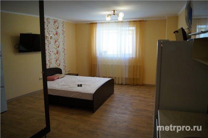 Аренда / 1-комнатные, СИМФЕРОПОЛЬ, Училищная улица, 21 000 р. Студия, 30 м², 1/3 эт. Сдается 1 к. квартира студия 30м.кв. Евро ремонт в стиле Таунхаус В квартире вся... - 1