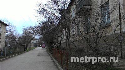 Продажа / 2-комнатные, СЕВАСТОПОЛЬ, Одинцова улица, 3 700 000 р. Двухкомнатная сталинка на Корабельной - ул.Одинцова 11. Первый высокий этаж, под окном - хороший ухоженный участок.... - 4
