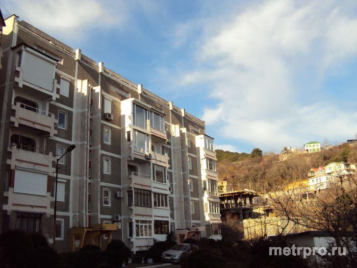Крым, г.Ялта, пгт.Гаспра (Стройгородок). Квартира из 3-х комнат расположена на 1-м этаже. Квартира улучшенной...