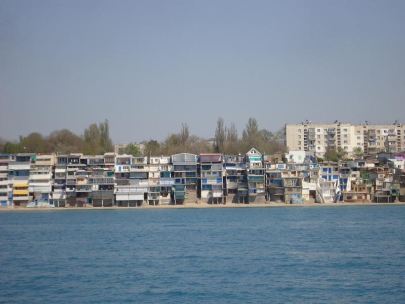 В Крыму снос незаконных построек в стометровой прибрежной зоне планируется начать с сентября 2016 года