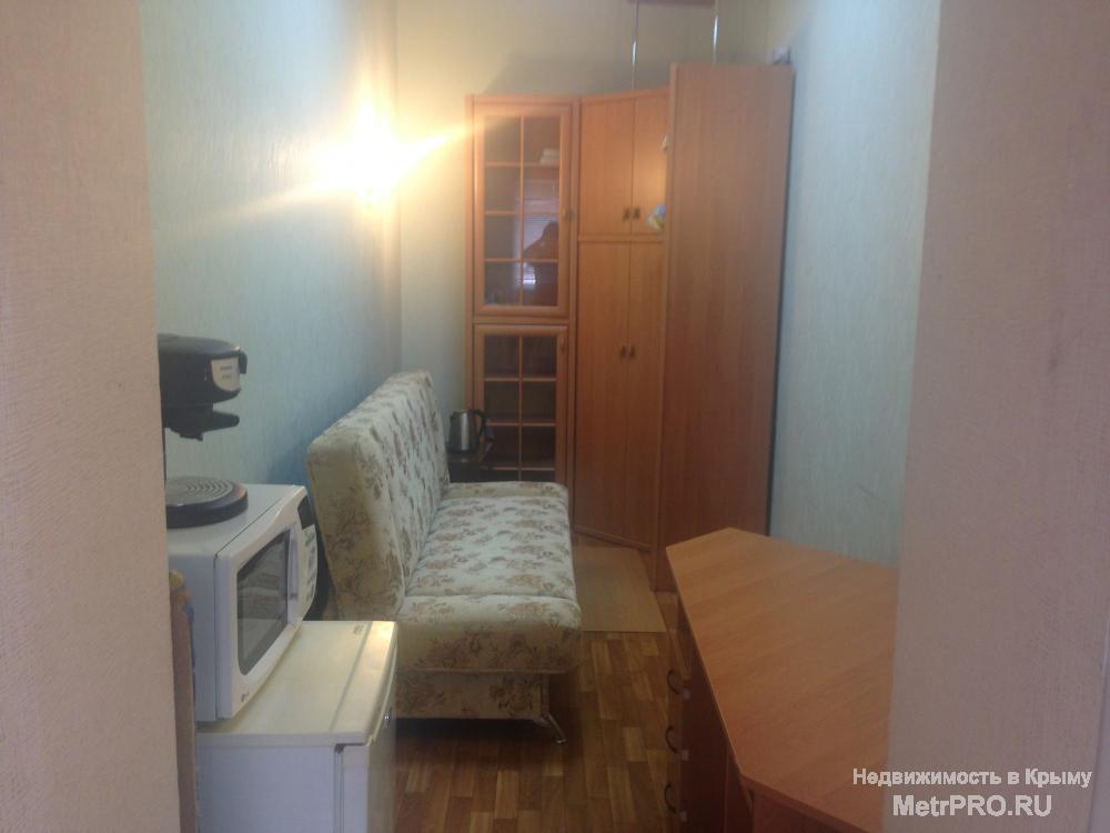 Небольшой и уютный номерок для бюджетного размещения одиночных туристов и командированных.  В номере есть двуспальный...