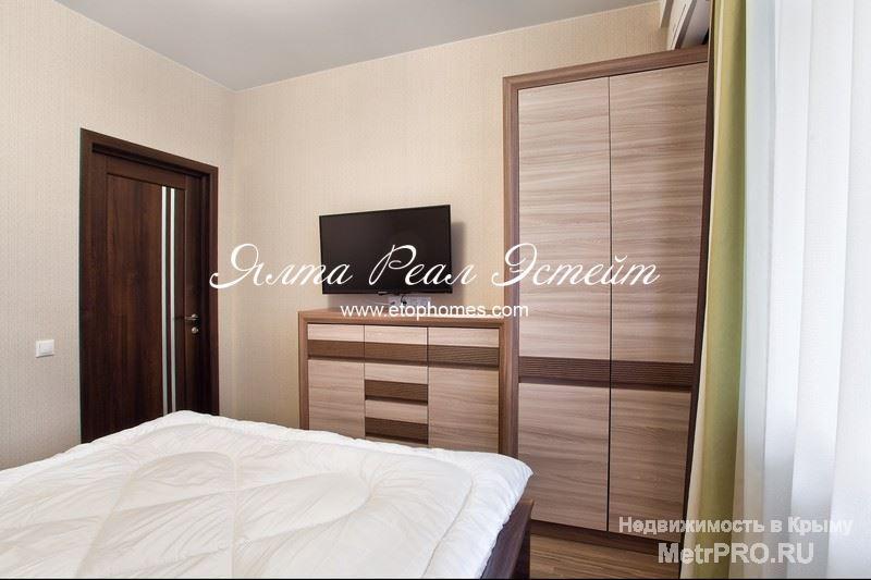 Продажа / 2-комнатные, ЯЛТА, 9 500 000 р. Двухкомнатная квартира в новом доме в центре Ялты. Кухня: кухня-столовая Столярка: дуб Материалы отделки:... - 6