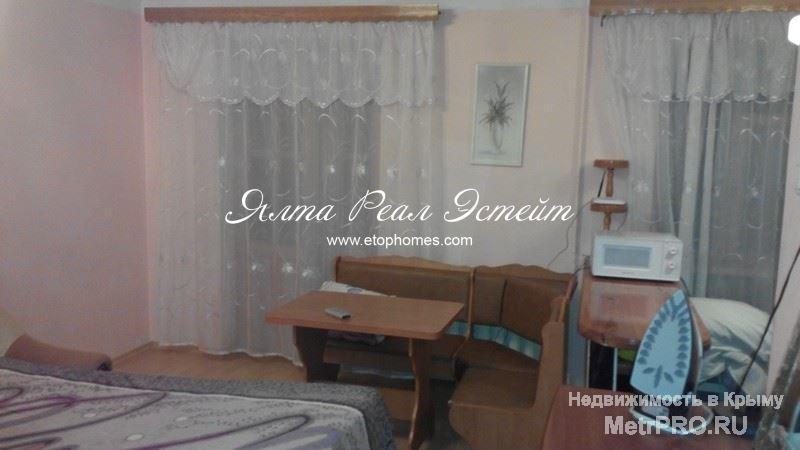 Продается двухкомнатная квартира, общей площадью 42 м2, расположена на третьем этаже четырехэтажного жилого дома,...