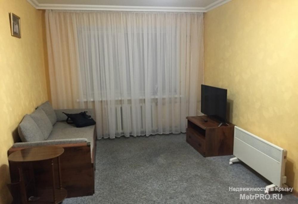 Сдается 2х комнатная квартира ул Киевская р-н магазина Гарант . 3/5. 45м. есть вся необходимая мебель , диван ....