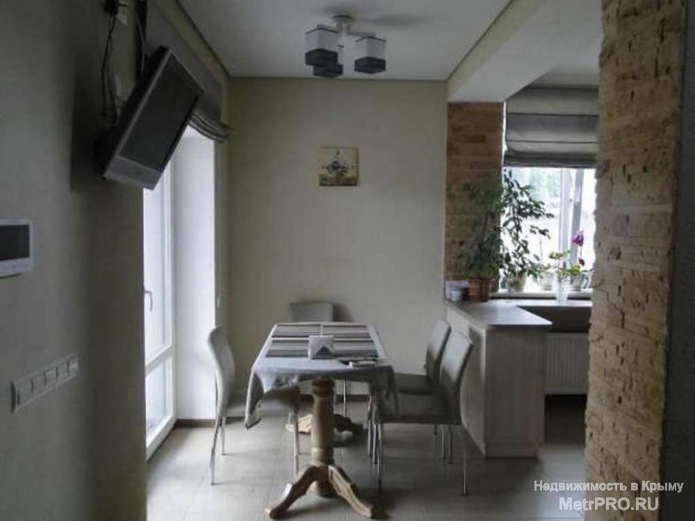 Сдается шикарный дом в Симферополе.р-н Свободы . 2 этажа есть вся необходимая мебель и техника . кондиционер .фасад... - 6