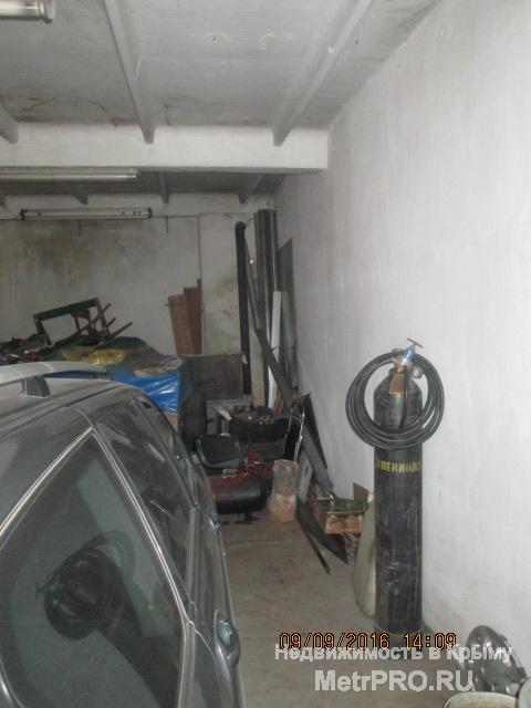 Продается гараж в гаражном кооперативе. Первый этаж под машину (или две :-) ) 4х8 метров, второй этаж под комнату... - 2